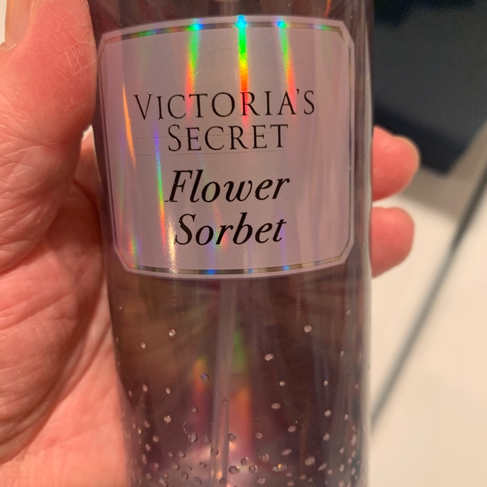 Victoria's Secret Flower Sorbet Fragrance Mist - Purple Size 8.4 FL OZ - Picture 2 of 4